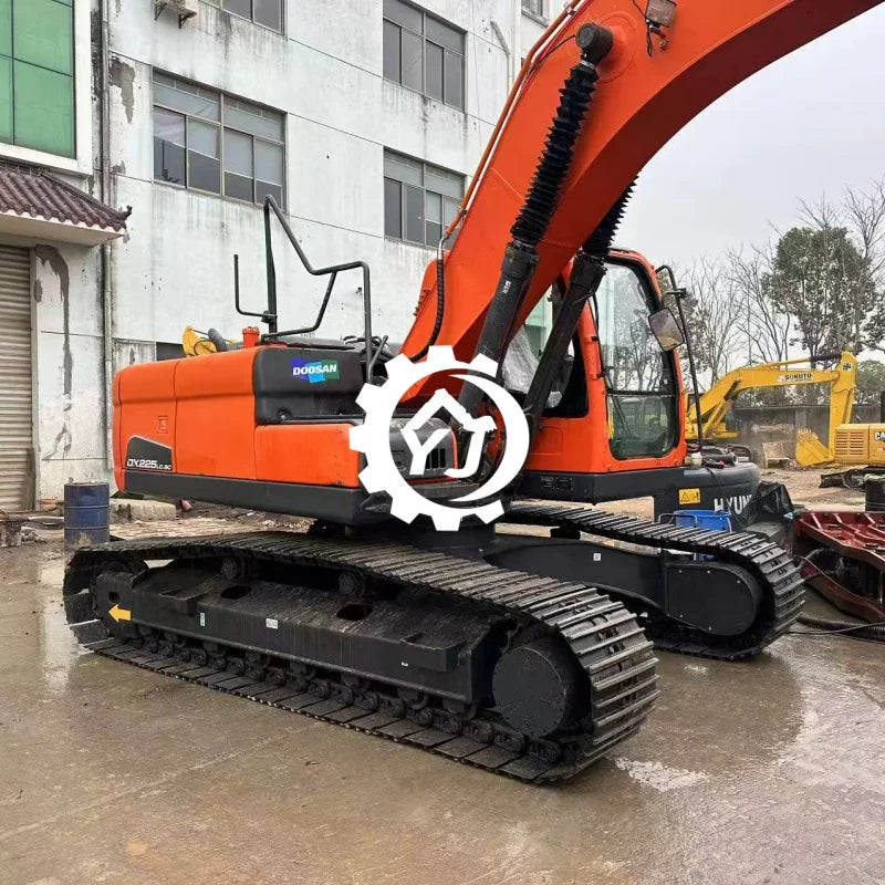 Korea Used Excavator Doosan DX225LC-9S 22 Ton Excavator Second Hand Doosan DX225 DX300 Heavy Machine Equipment for Sale EPA