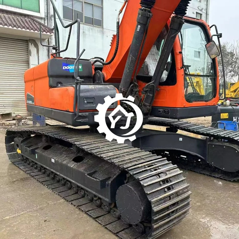 Korea Used Excavator Doosan DX225LC-9S 22 Ton Excavator Second Hand Doosan DX225 DX300 Heavy Machine Equipment for Sale EPA