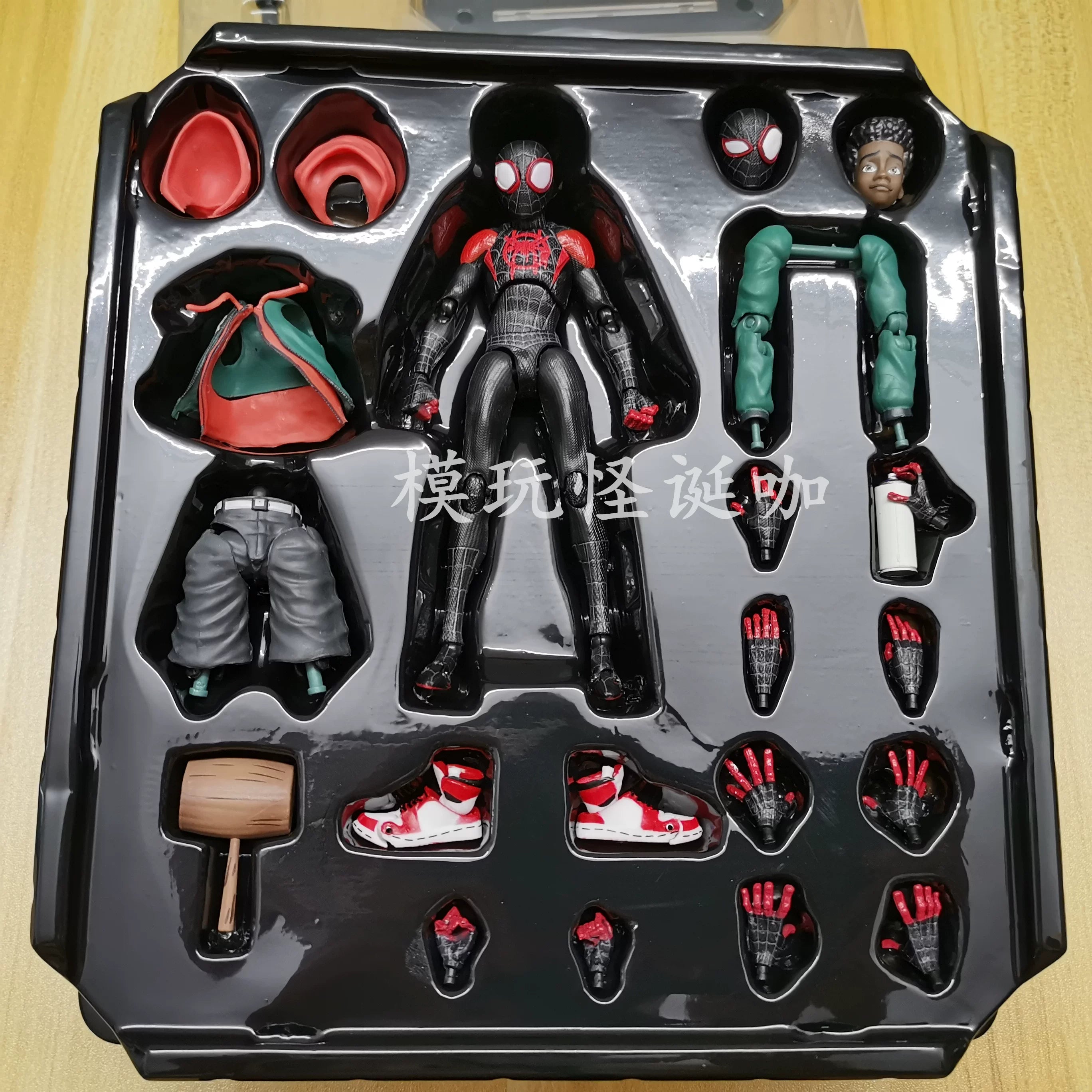 Motherland Edition Miles Universe Spider-Man Parallel Universe 2 Horizontal Universe Movable Model Hand Gift