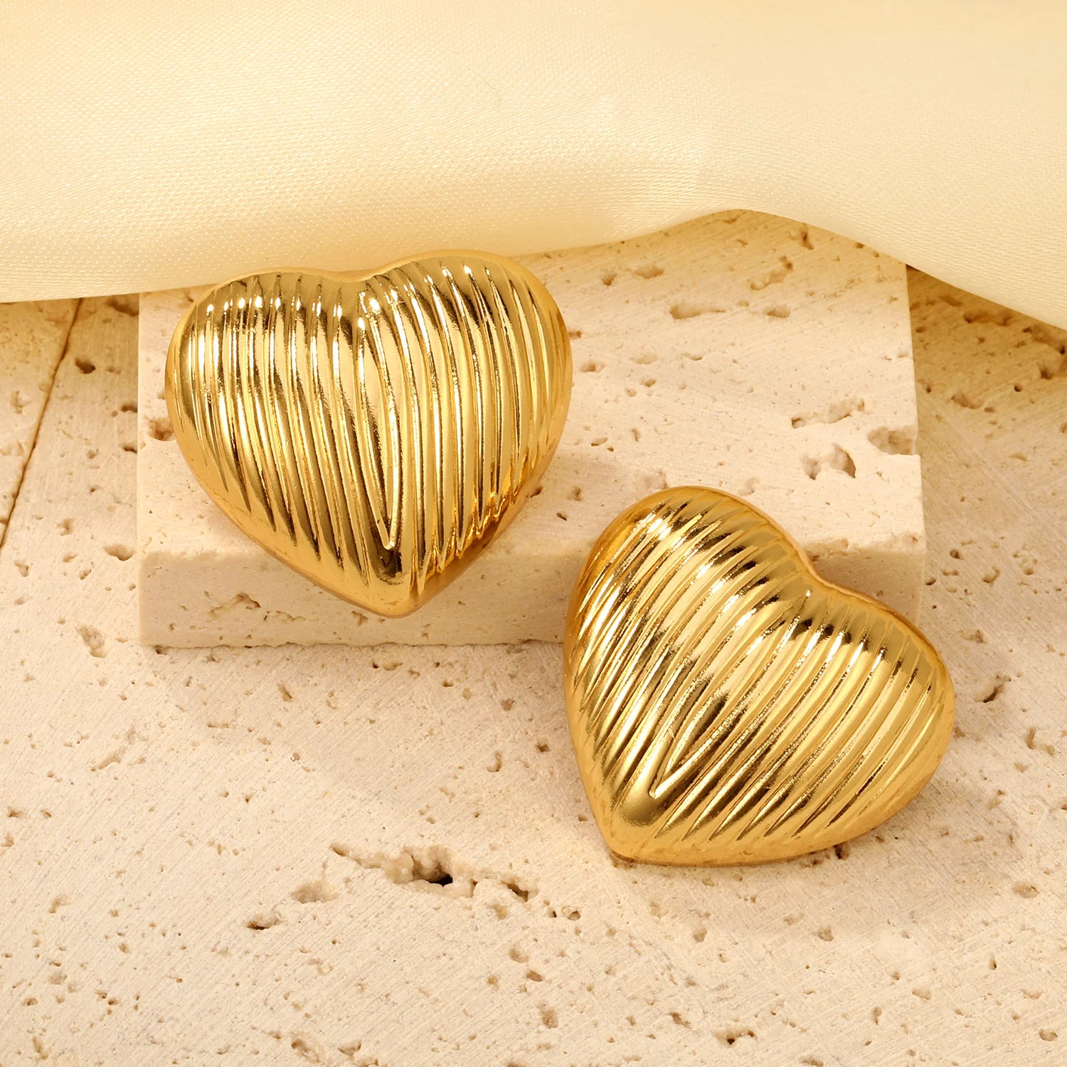 LUXUSTEEL Shell Water Drop Golden Imitaiton Pearl Women Stud Earrings Stainless Steel Heart Female Earring Elegant Jewelry Gifts