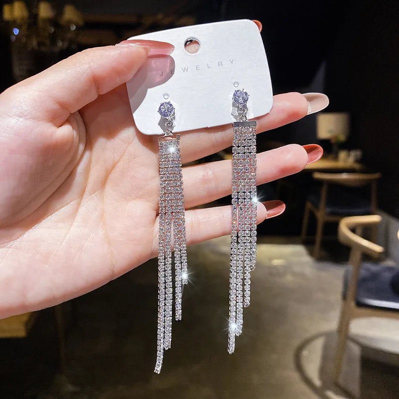 2023 Fashion Trend Unique Design Elegant Delicate Retro Daisy Small Flower Earrings Women Jewelry Party Premium Gifts Wholesale