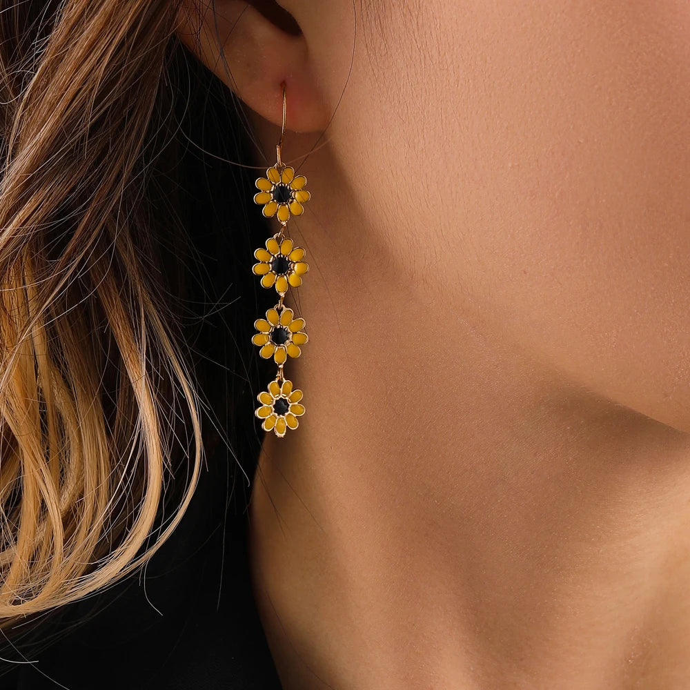 2023 Fashion Trend Unique Design Elegant Delicate Retro Daisy Small Flower Earrings Women Jewelry Party Premium Gifts Wholesale