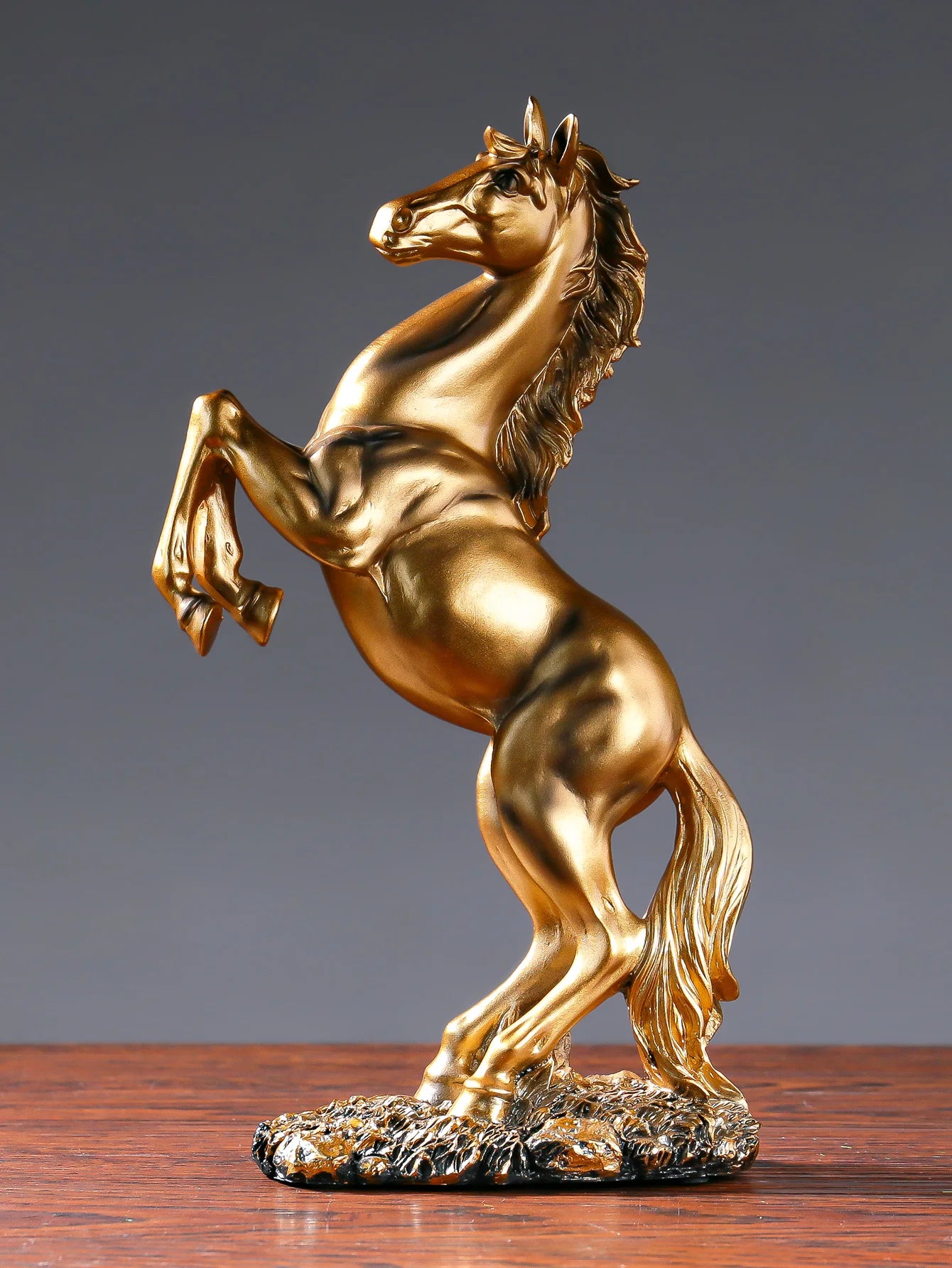 European Style Home Resin Victory Horse Statue, Living Room ，Cabinet,Office Desktop Decoration  Animal Figurines