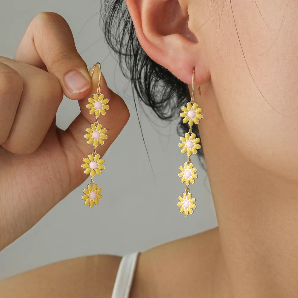 2023 Fashion Trend Unique Design Elegant Delicate Retro Daisy Small Flower Earrings Women Jewelry Party Premium Gifts Wholesale