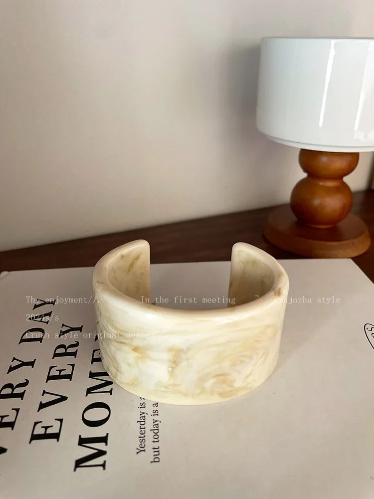 Fashion Chunky Jewelry For Women Vintage Resin Triangle Design Wide Bangle Bracelets Geometric Wide Stackable Bracelet