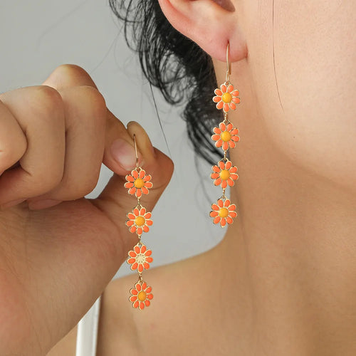 2023 Fashion Trend Unique Design Elegant Delicate Retro Daisy Small Flower Earrings Women Jewelry Party Premium Gifts Wholesale