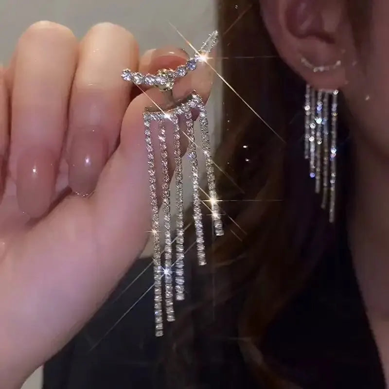 2023 Fashion Trend Unique Design Elegant Delicate Retro Daisy Small Flower Earrings Women Jewelry Party Premium Gifts Wholesale
