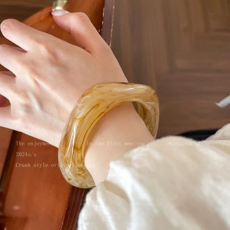 Fashion Chunky Jewelry For Women Vintage Resin Triangle Design Wide Bangle Bracelets Geometric Wide Stackable Bracelet