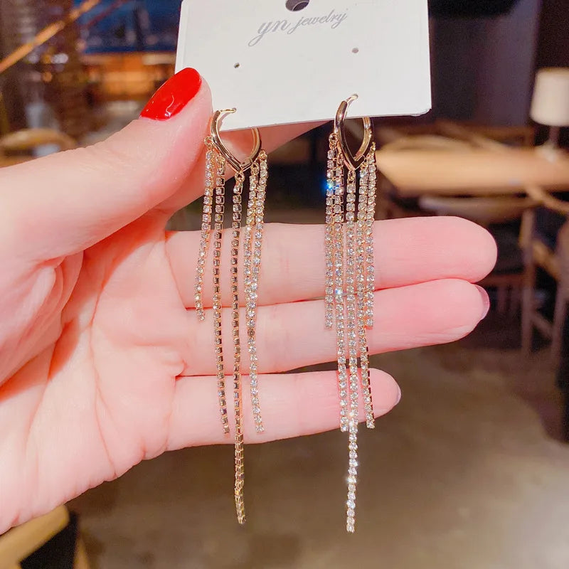 2023 Fashion Trend Unique Design Elegant Delicate Retro Daisy Small Flower Earrings Women Jewelry Party Premium Gifts Wholesale