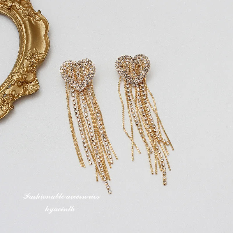 2023 Fashion Trend Unique Design Elegant Delicate Retro Daisy Small Flower Earrings Women Jewelry Party Premium Gifts Wholesale