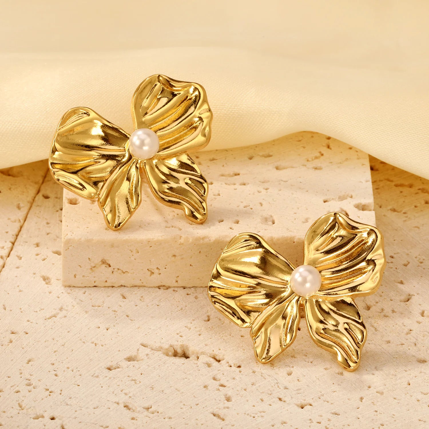 LUXUSTEEL Shell Water Drop Golden Imitaiton Pearl Women Stud Earrings Stainless Steel Heart Female Earring Elegant Jewelry Gifts