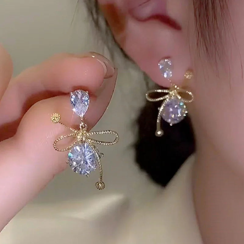 2023 Fashion Trend Unique Design Elegant Delicate Retro Daisy Small Flower Earrings Women Jewelry Party Premium Gifts Wholesale