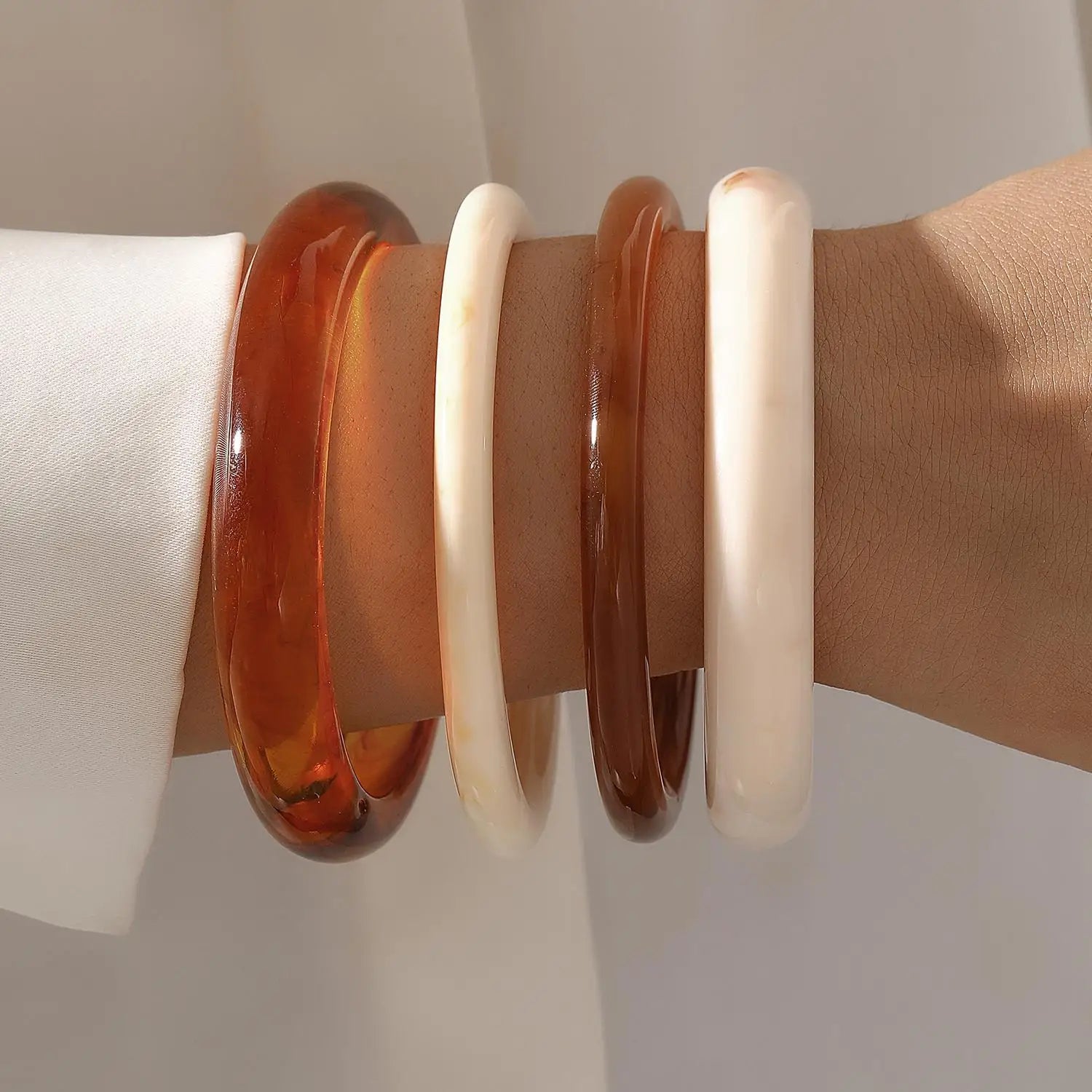 Fashion Round Marble Patterned Acrylic Bracelets Bangles for Women Simple Personality Vintage Beige Brown Bangle Female Jewelry
