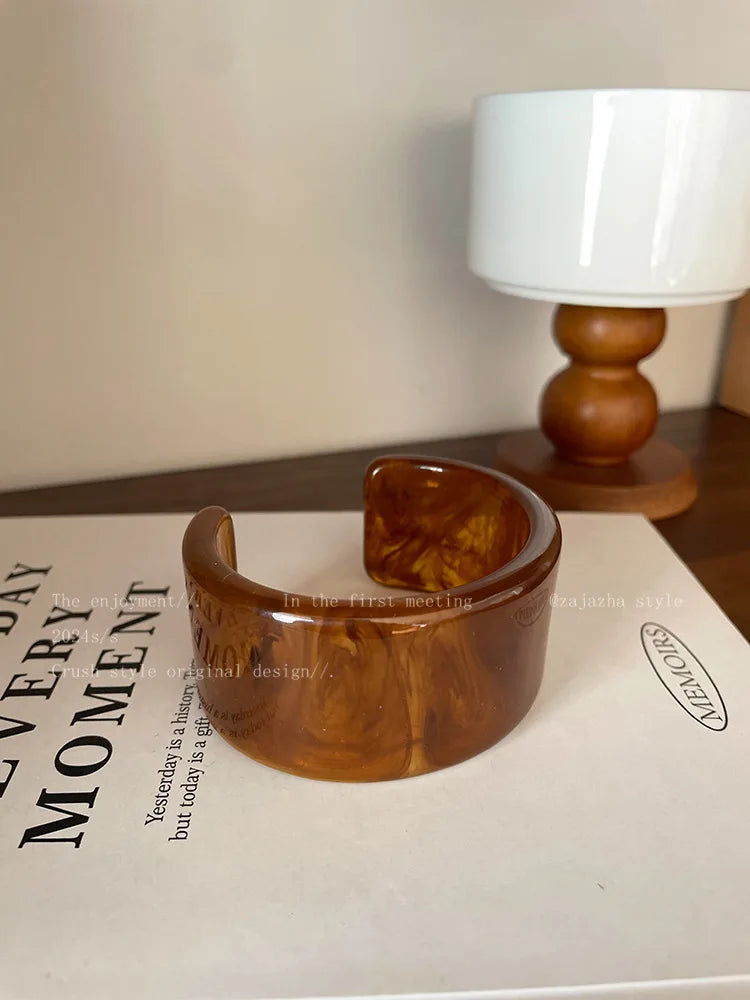 Fashion Chunky Jewelry For Women Vintage Resin Triangle Design Wide Bangle Bracelets Geometric Wide Stackable Bracelet